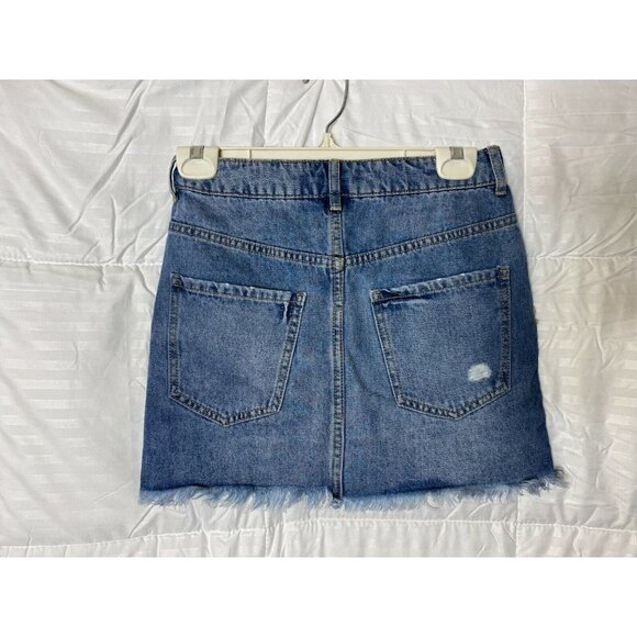 FOREVER 21 DENIM JEAN MINI SKIRT SIZE SMALL 1/3 WOMENS JUNIORS DISTRESSED - Picture 2 of 2